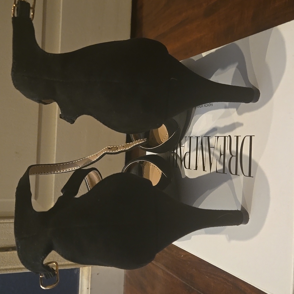 Black Women's LOW Heels - Picture 3 of 8